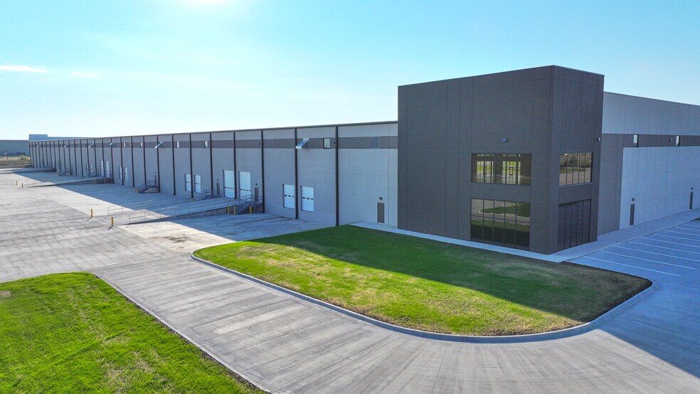 More Photos Of NEC of 53rd St & N Webb rd, Bel Aire Distribution For Lease