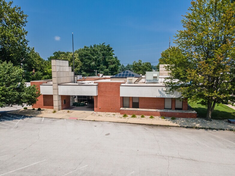 More Photos Of 1520 Washington Ave, Alton Bank For Sale
