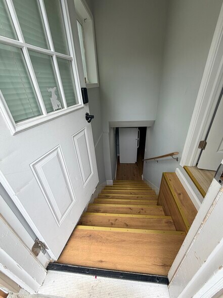More Photos Of 511 4th St, Laurel Office For Lease
