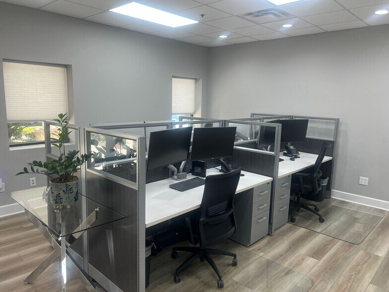 More Photos Of 10180 New Berlin Rd, Jacksonville Service For Sale