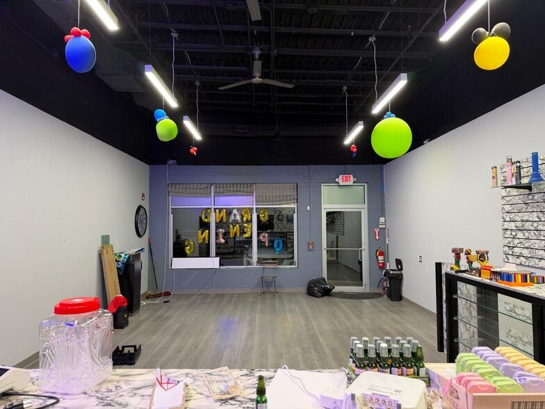 More Photos Of 368 New Hempstead Rd, New City General Retail For Sale