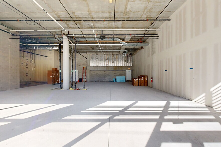 More Photos Of 1201 W Lake St, Chicago General Retail For Lease