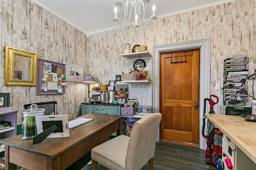 More Photos Of 303 N Main St, Elburn General Retail For Sale