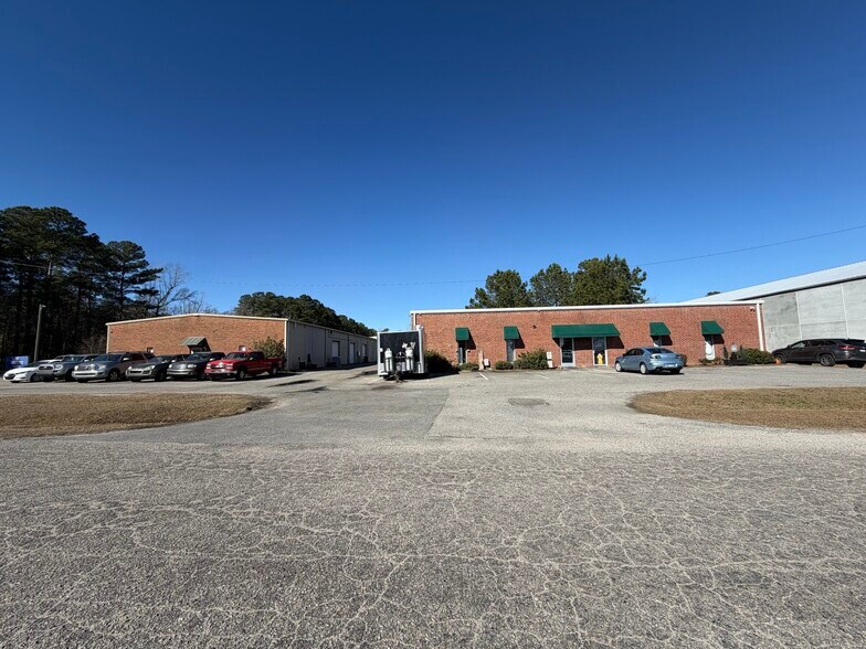 More Photos Of 199 Farmington Rd, Summerville Flex For Sale