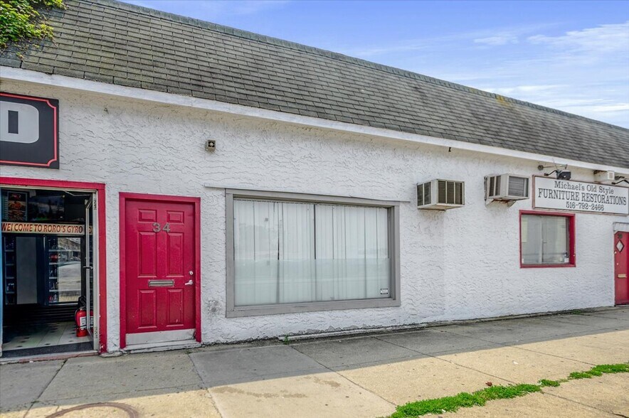 More Photos Of 32-38 Roosevelt Ave, Valley Stream Storefront For Lease