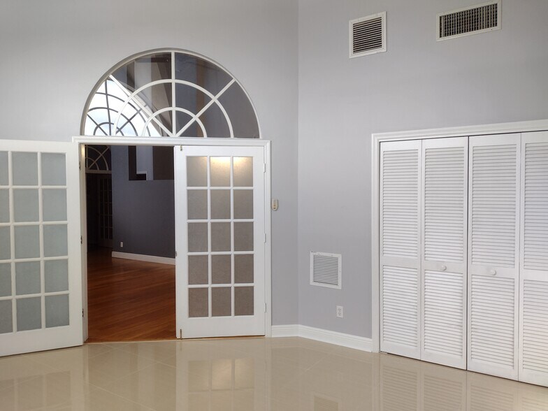 More Photos Of 506 SW 47th Ter, Cape Coral Medical For Sale