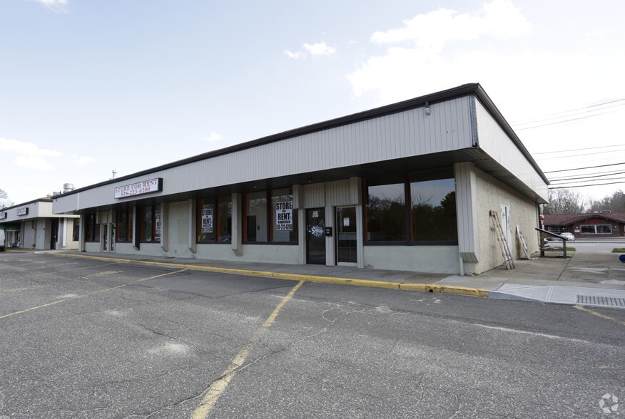 More Photos Of 2807 Middle Country Rd, Lake Grove Freestanding For Lease