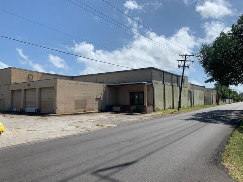 More Photos Of 3835 Gulfway Dr, Port Arthur Warehouse For Lease