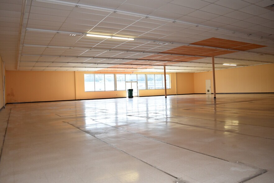 More Photos Of 615 S Walnut St, Pamplico Freestanding For Lease