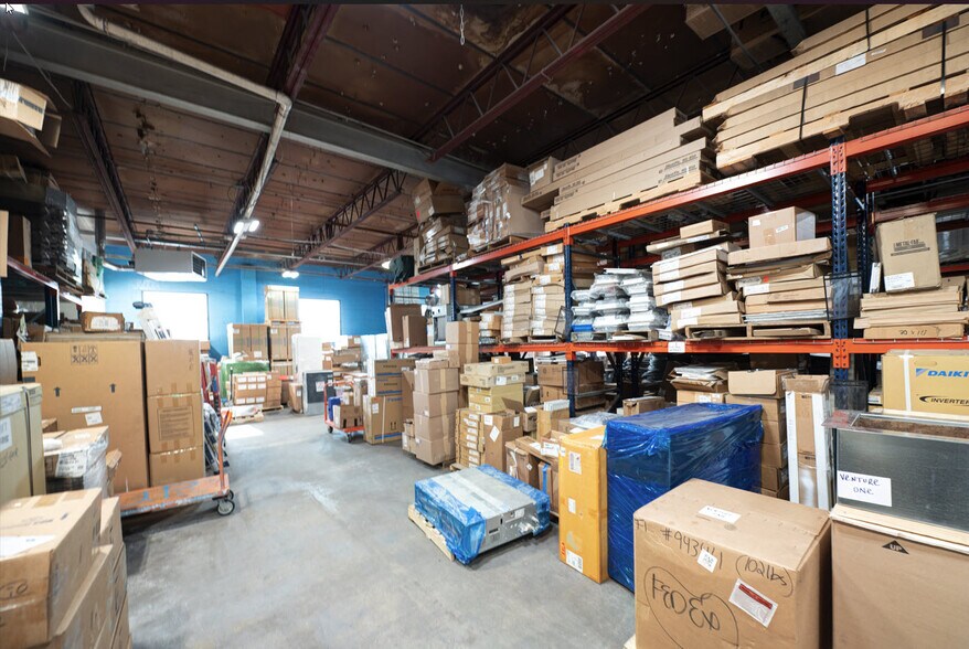 More Photos Of 77 Marine St, Farmingdale Manufacturing For Sale