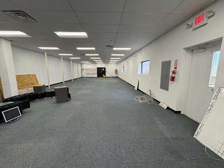 More Photos Of 1811 N Topping Ave, Kansas City Warehouse For Sale