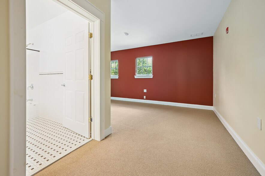 More Photos Of 56 Main St, Stamford Hotel For Sale