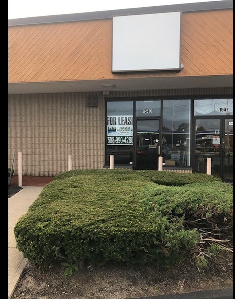 More Photos Of 154 Faunce Corner Rd, North Dartmouth Storefront Retail Office For Lease