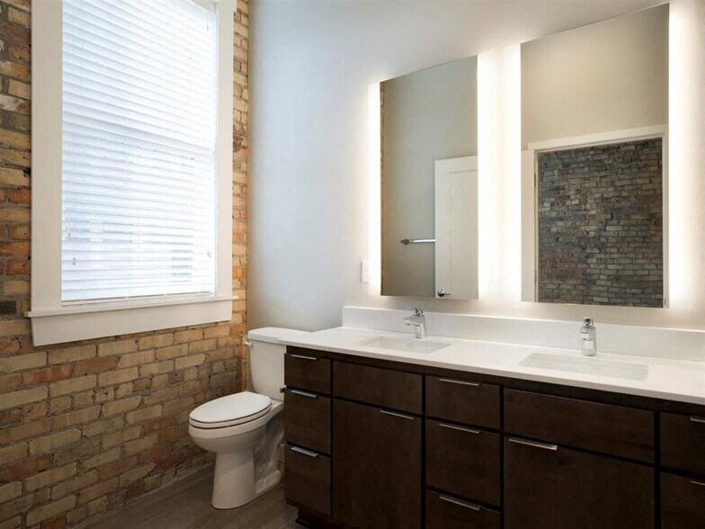 More Photos Of 10 2nd St SE, Minneapolis Apartments For Lease