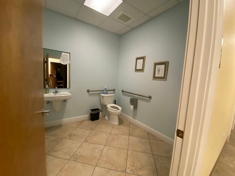 More Photos Of 741 CR 466, Lady Lake Medical For Lease