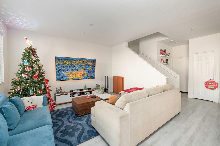 More Photos Of 10997 Cedarhurst Way, Riverside Multifamily For Sale