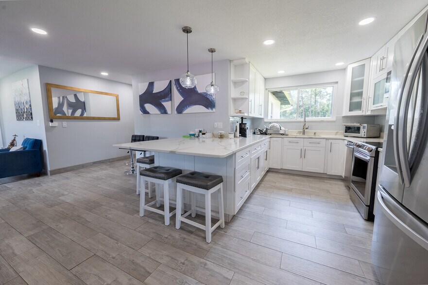 More Photos Of 1757 N Temple Ave, Starke Hotel For Sale