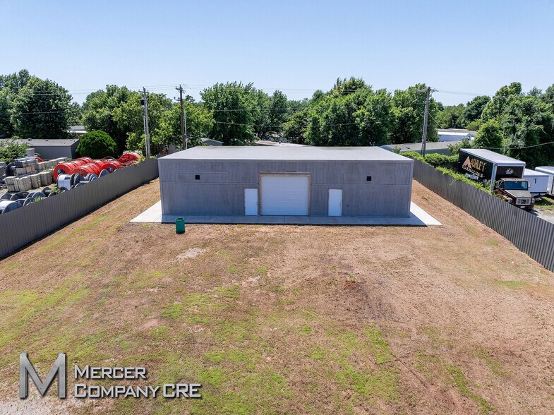 More Photos Of 2601 S Purdue Ave, Oklahoma City Flex For Lease