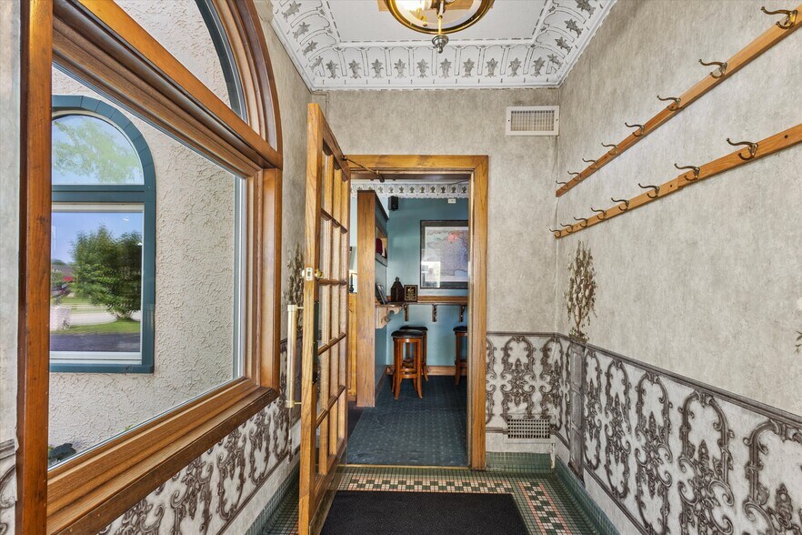 More Photos Of 17001 W Greenfield Ave, New Berlin Restaurant For Sale