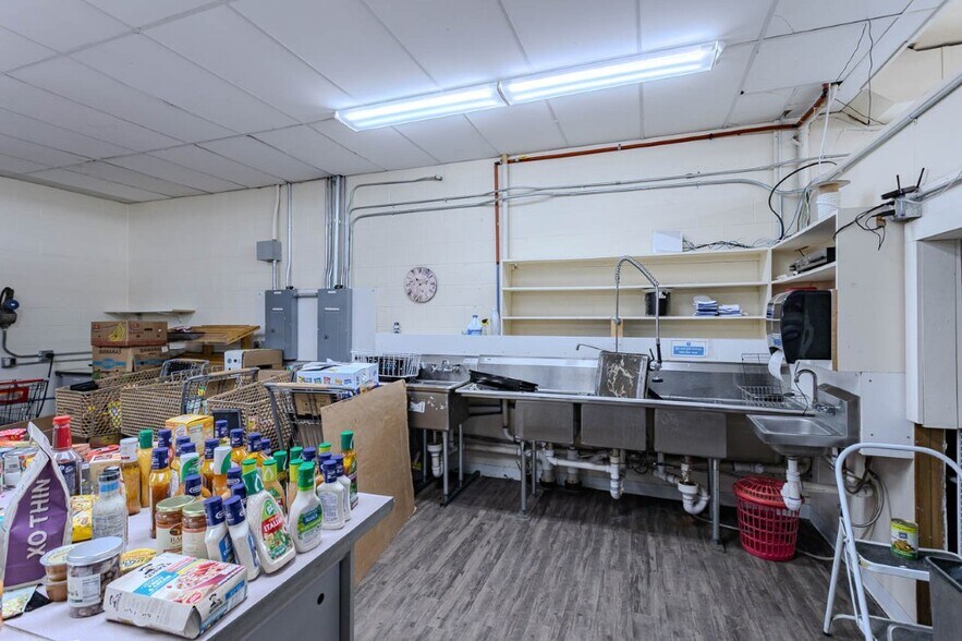 More Photos Of 234 Cedar St, Tigerton Supermarket For Sale