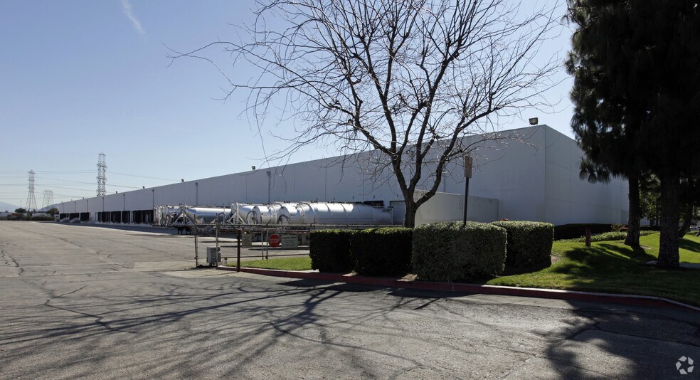 More Photos Of 1291 S Vintage Ave, Ontario Distribution For Lease