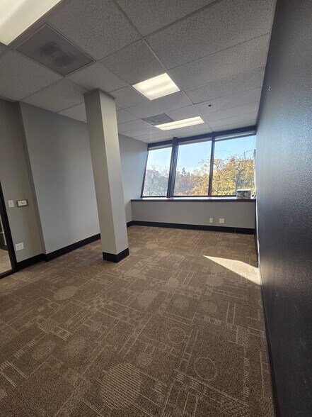 More Photos Of 1400 Executive Pky, Eugene Office For Lease