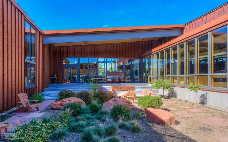 More Photos Of 101 S Taylor Ave, Louisville Warehouse For Sale