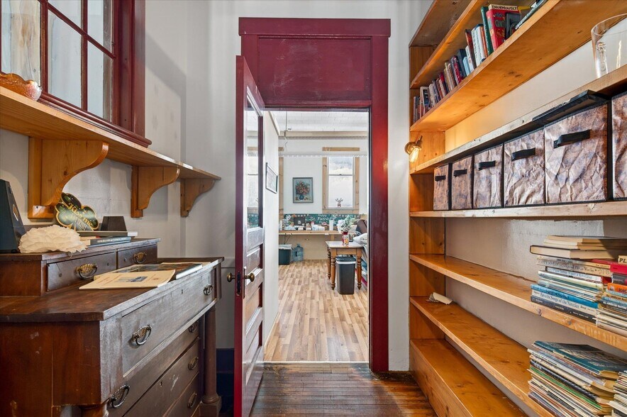 More Photos Of 66 Duttonsville School dr, Cavendish Specialty For Sale