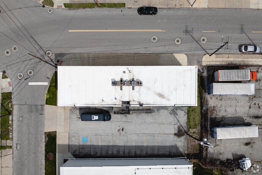 More Photos Of 1215 Jackson St, Toledo Office For Sale