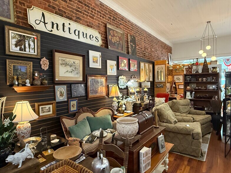 More Photos Of 108 N Main St, Greensboro General Retail For Sale