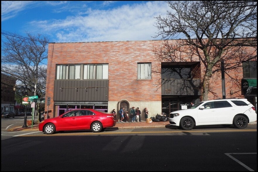 More Photos Of 95-107 Middle Neck Rd, Great Neck Storefront Retail Office For Sale