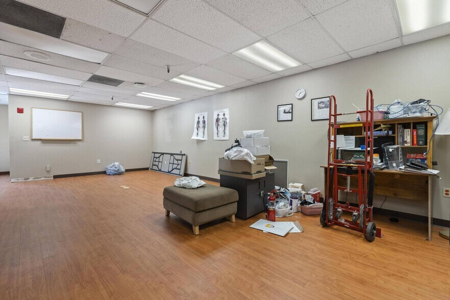 More Photos Of 110 Spring Hill Dr, Grass Valley Manufacturing For Sale