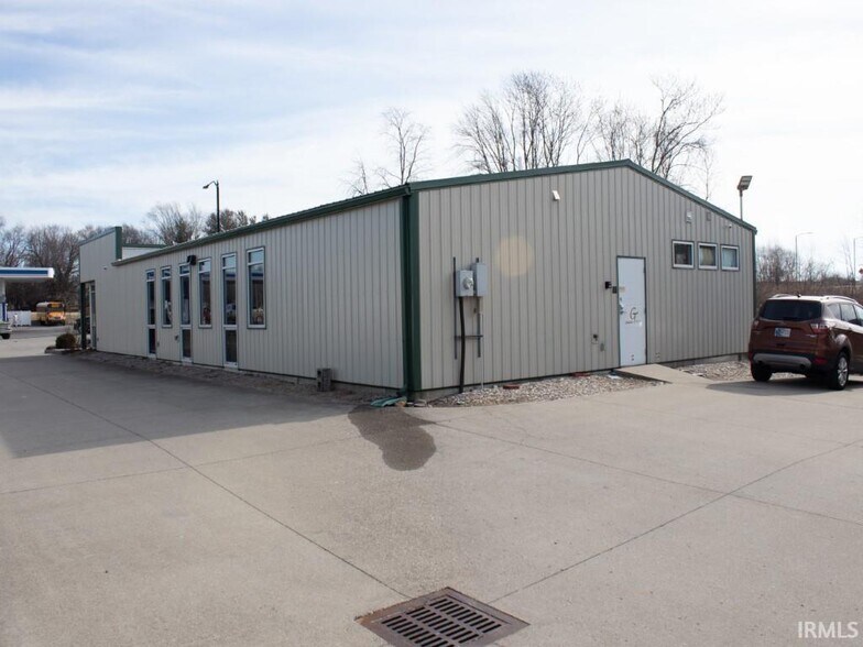 More Photos Of 2759 N Ford Rd, Vincennes Light Manufacturing For Sale