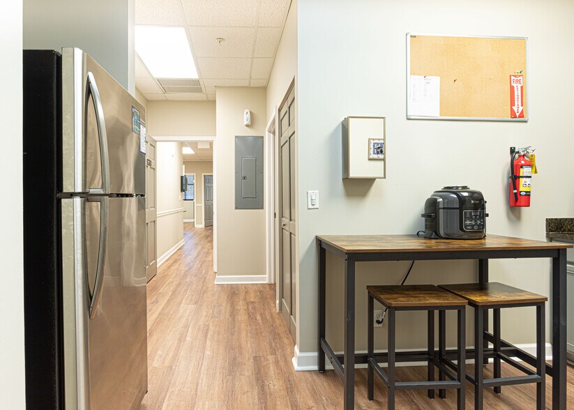 More Photos Of 12959 Palms West Dr, Loxahatchee Medical For Sale