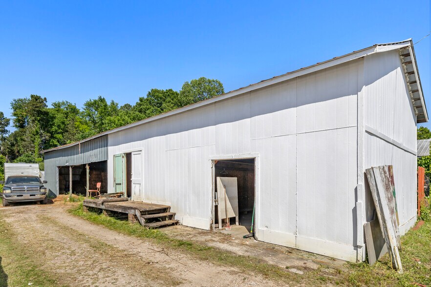 More Photos Of 649 Columbia Rd, Chester General Retail For Sale
