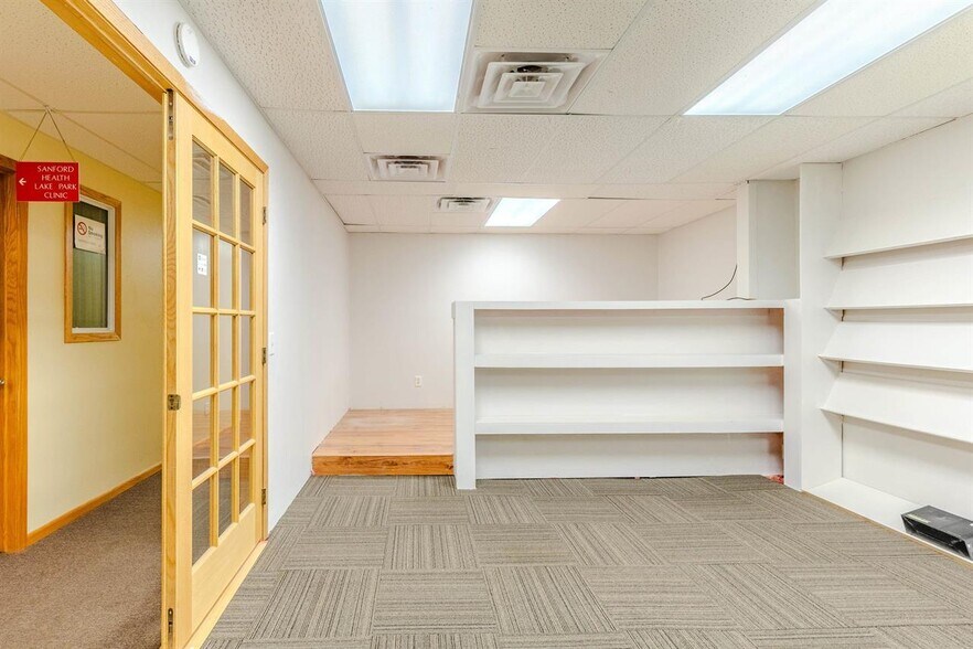 More Photos Of 215 Market St, Lake Park Office For Sale