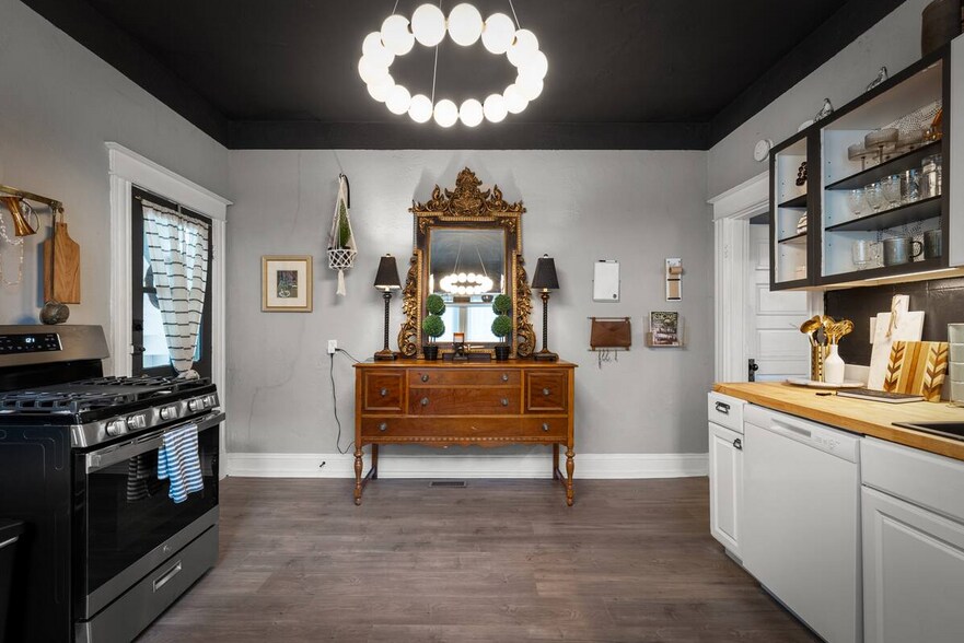 More Photos Of 3105 Semmes Ave, Richmond Specialty For Sale