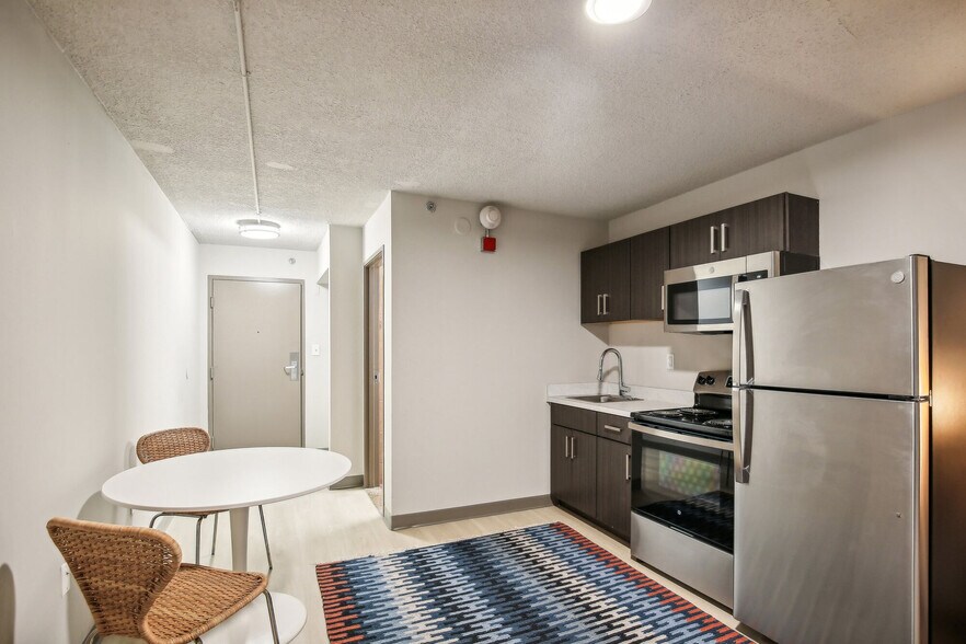 More Photos Of 34911 Van Dyke Ave, Sterling Heights Apartments For Lease