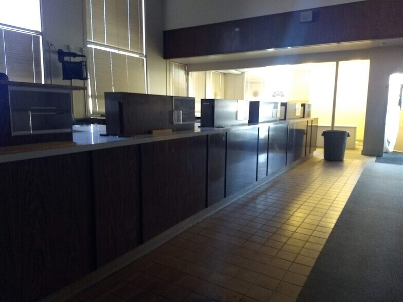 More Photos Of 102 E Front St, Port Angeles Office Residential For Lease