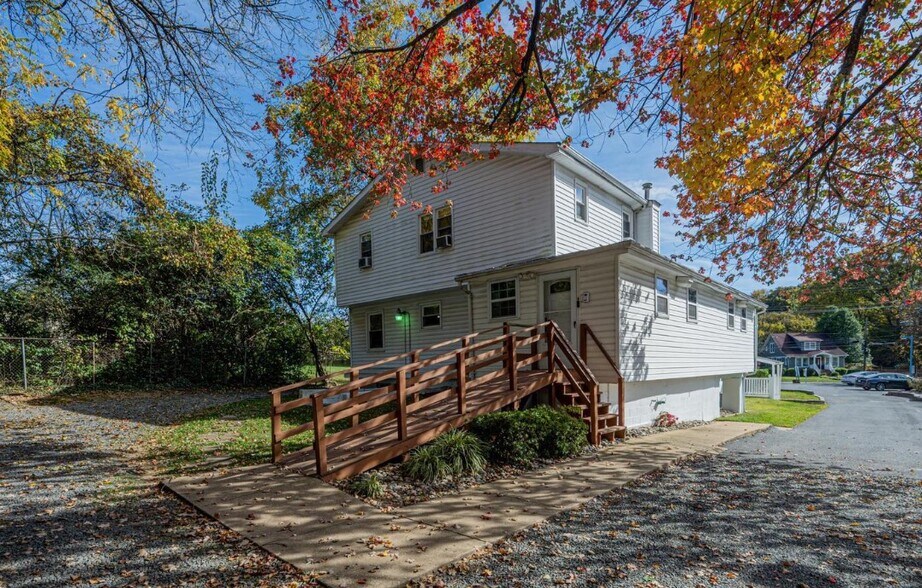 17604 Washington Grove Ln, Gaithersburg, MD 20877 Religious Facility