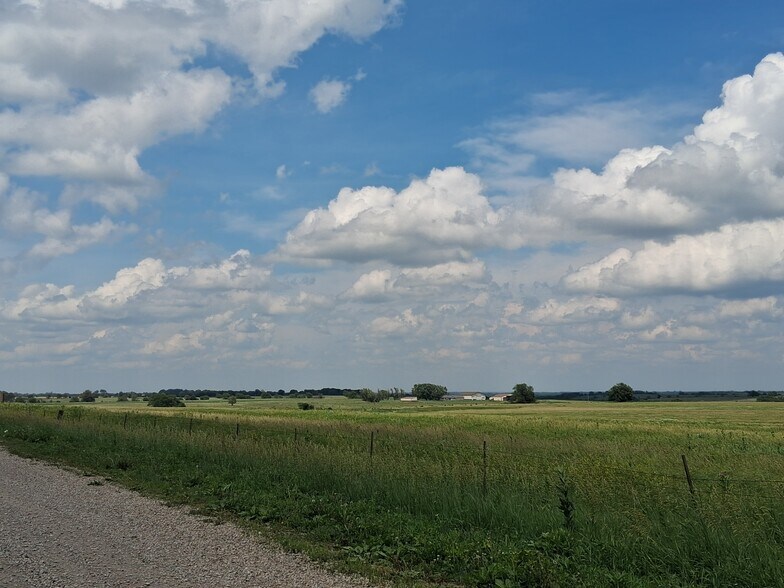 More Photos Of 6841 E US Highway 56, Overbrook Land For Sale