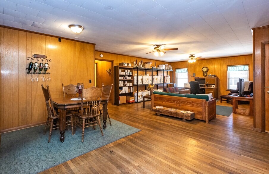 More Photos Of 18 N Jefferson St, Knightstown Storefront Retail Office For Sale