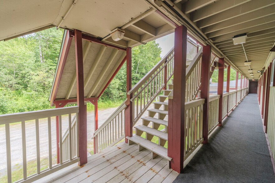 More Photos Of 6 Abroad Rd, West Dover Hotel For Sale