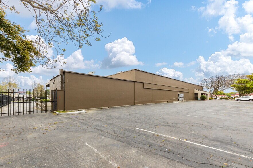 More Photos Of 106-108 W Main St, Woodland General Retail For Sale