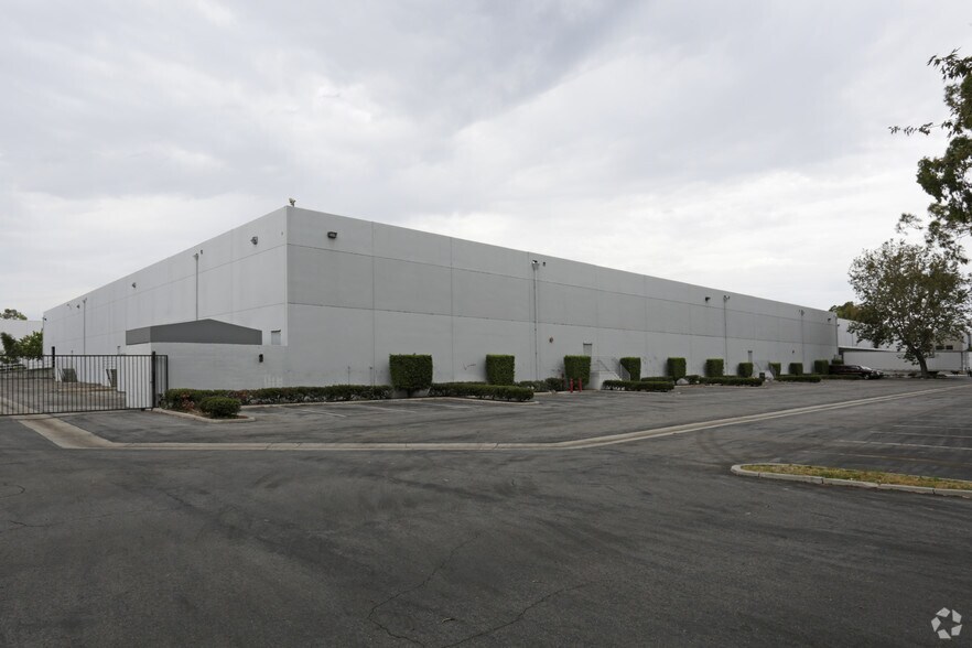 More Photos Of 13012 Midway Pl, Cerritos Warehouse For Lease