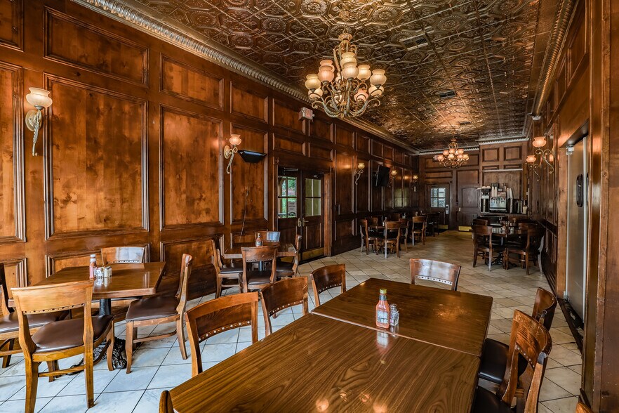 More Photos Of 119 N Main St, Jacksboro Hospitality For Sale