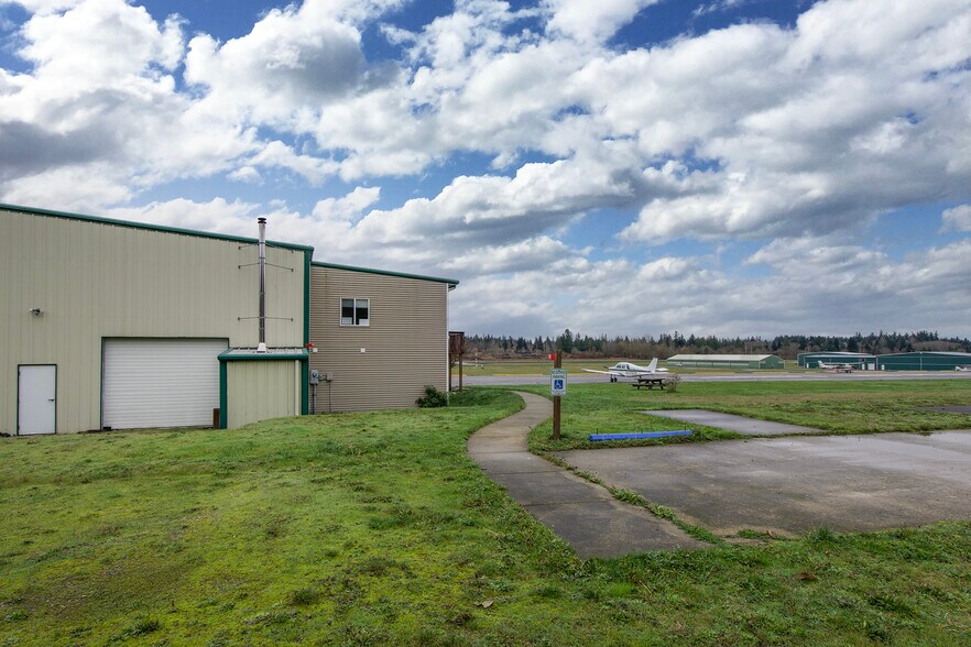 More Photos Of 191 Airport Rd, Port Townsend Airplane Hangar For Lease