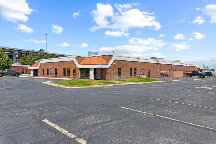 More Photos Of 443-455 W Bearcat Dr, Salt Lake City Office For Lease