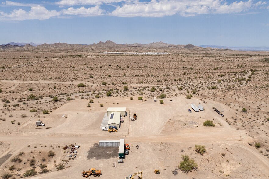 More Photos Of 8089 Wagon Wheel Dr, Lake Havasu City Warehouse For Sale