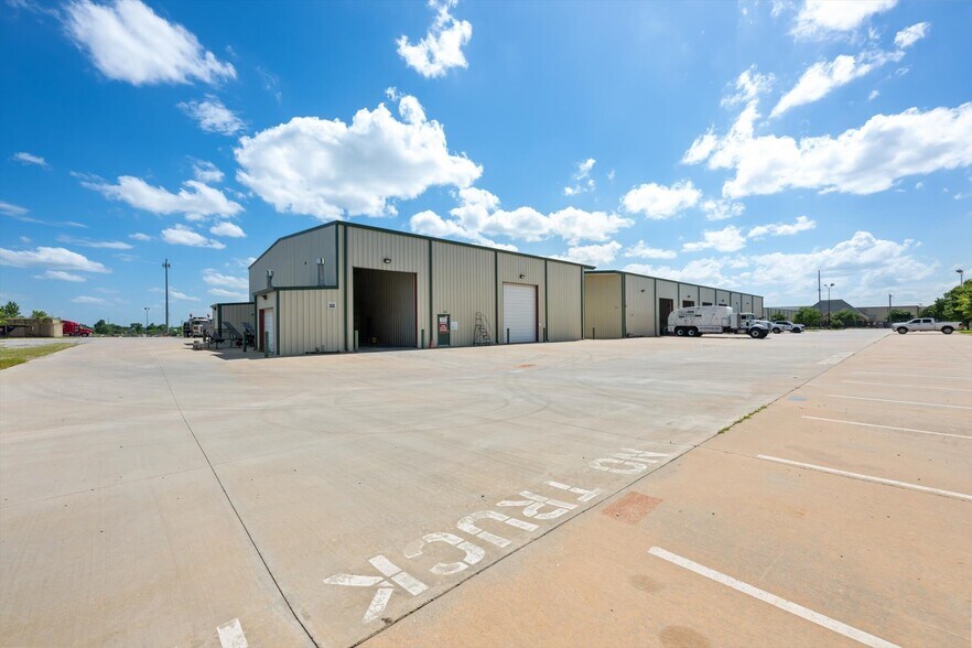 More Photos Of 13020 S Sunnylane Rd, Moore Industrial For Lease